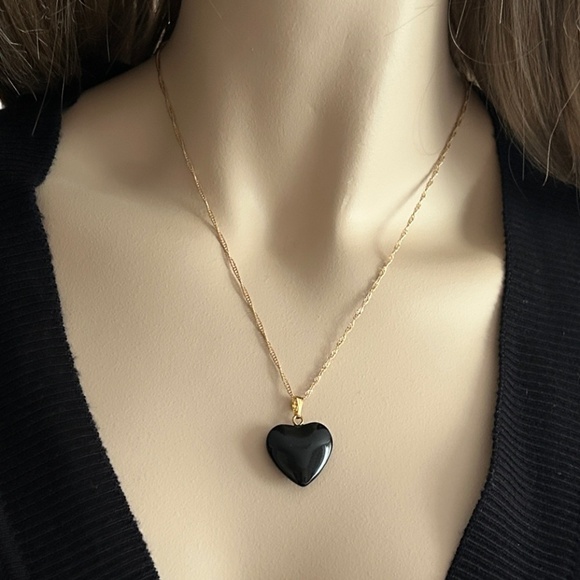 3-D Black Hearted Heart of Glass Pendant Necklace Waterfall Gold Plate Chain - Picture 1 of 9
